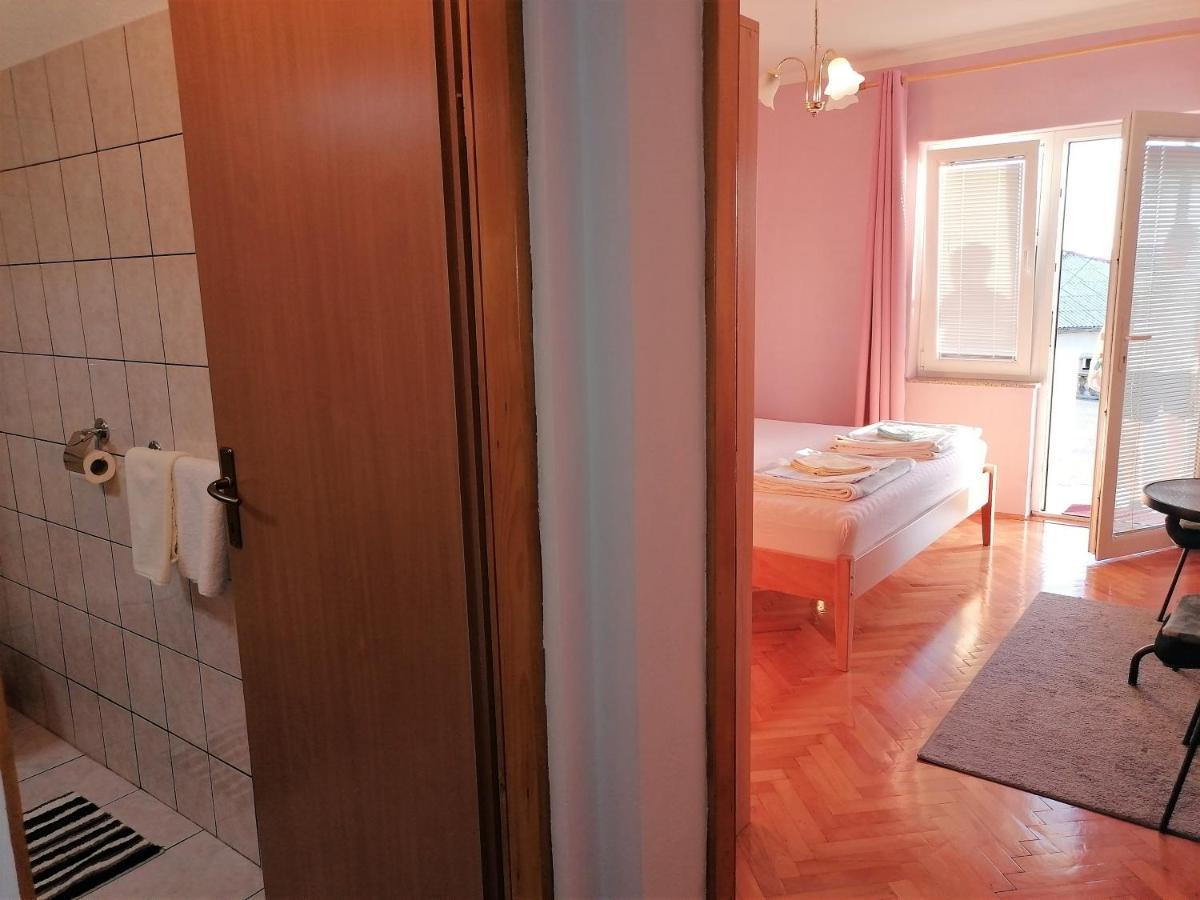 Guest House Pamela セニ エクステリア 写真